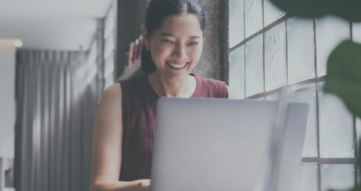 Budget analysis course materials and workspace